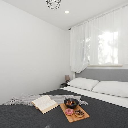 L&R Luxury Apartment- Free Parking Zadar Eksteriør billede