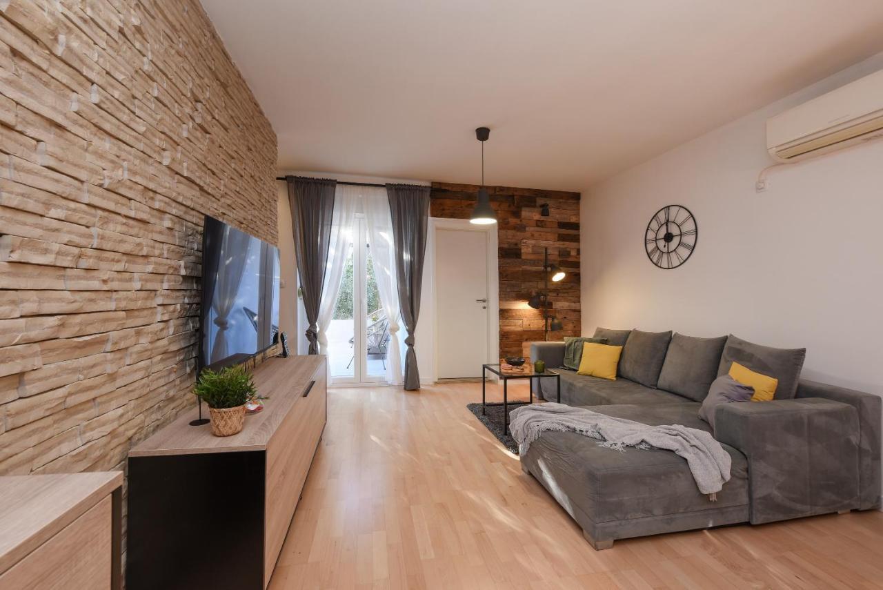L&R Luxury Apartment- Free Parking Zadar Eksteriør billede