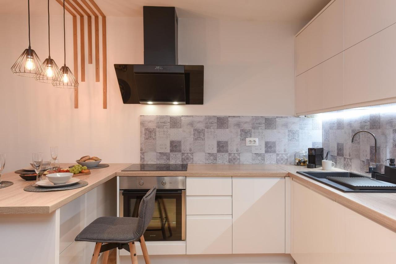 L&R Luxury Apartment- Free Parking Zadar Eksteriør billede