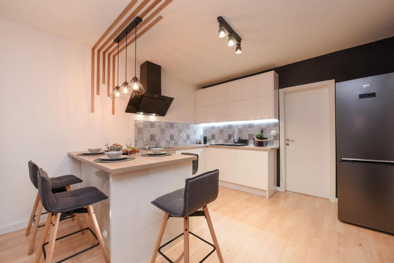 L&R Luxury Apartment- Free Parking Zadar Eksteriør billede