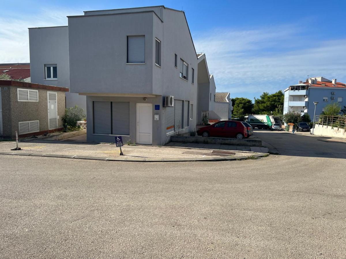 L&R Luxury Apartment- Free Parking Zadar Eksteriør billede